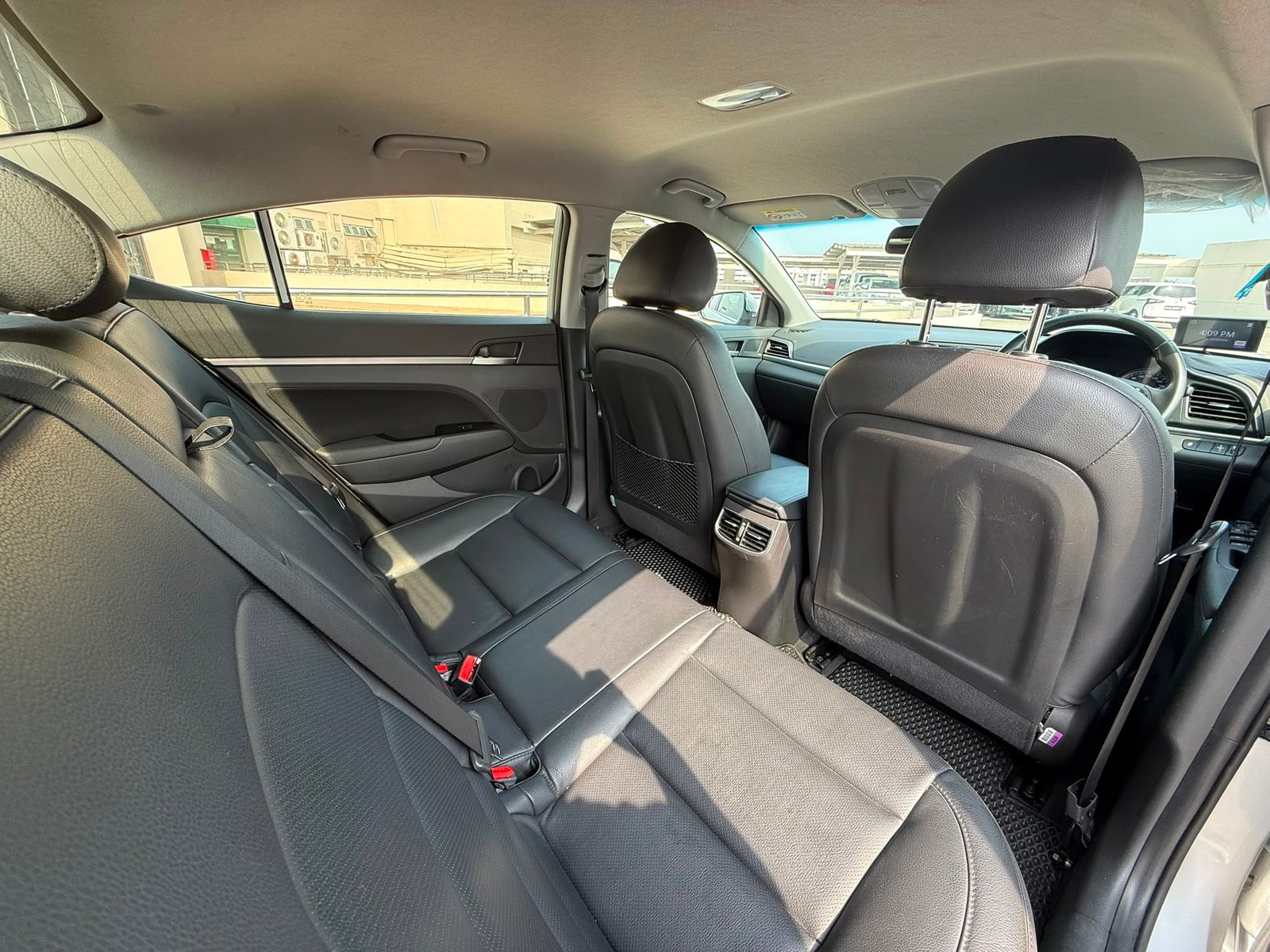 Hyundai Avante 1.6 GLS photo 8